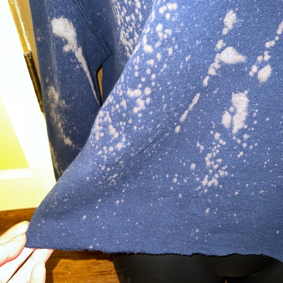 2/$30 Vintage Russell Athletic TN Navy Cropped Raw Hem Long Sleeve Pullover XL - Picture 6 of 12